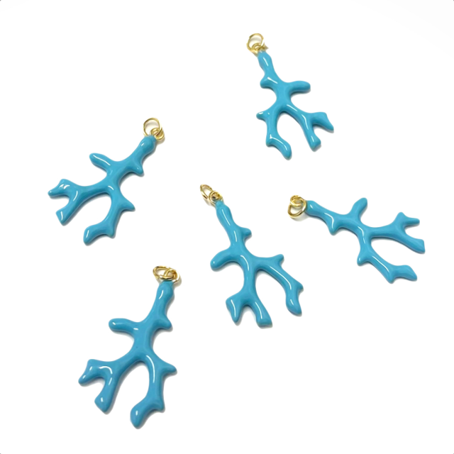 DIJE CORAL - RAMA 27X17MM - BAÑO DE ORO (CELESTE) (MAR)