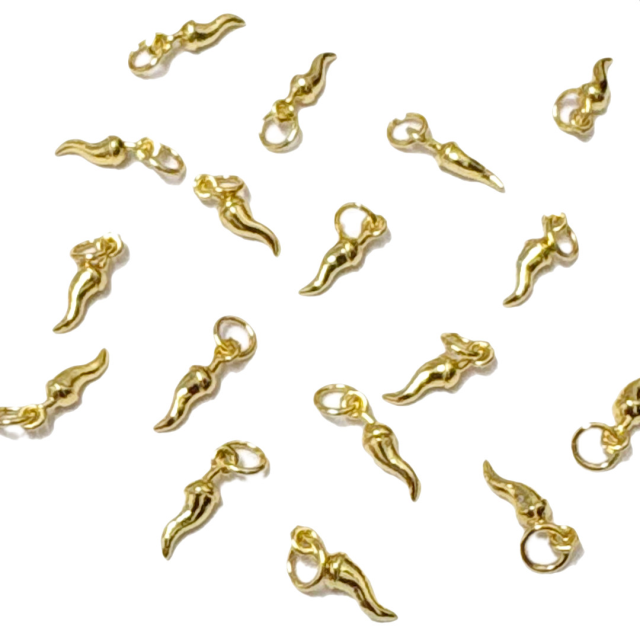 DIJE PIMIENTO - AJI 10X4MM - BAÑO DE ORO