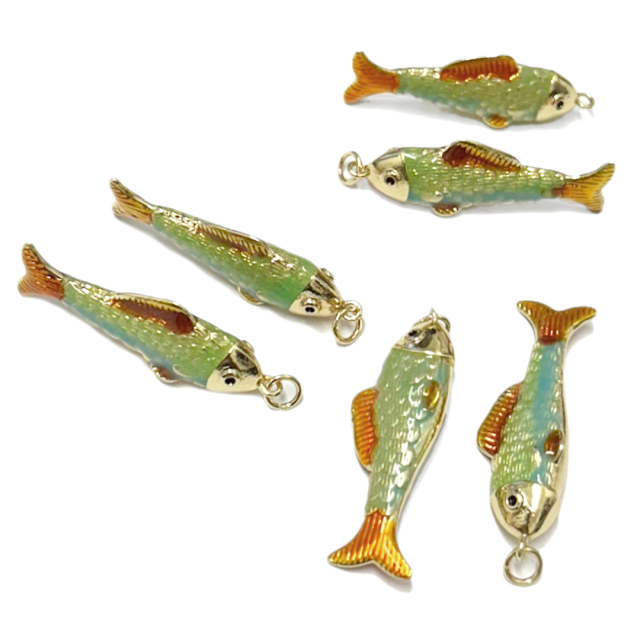 DIJE PEZ 34X12MM - BAÑO DE ORO (VERDE)