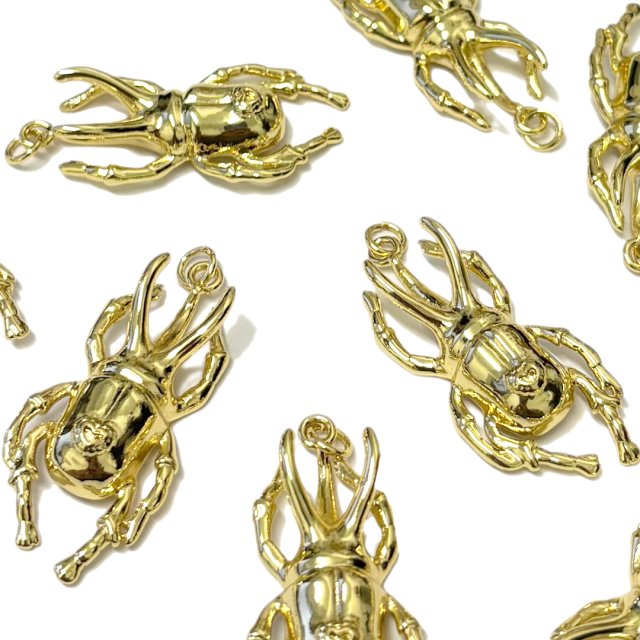 DIJE ESCARABAJO 33X17MM - BAÑO DE ORO