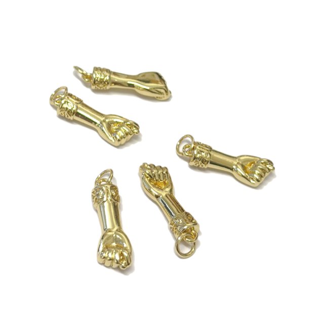 DIJE MANO - PUÑO 18X7MM - BAÑO DE ORO