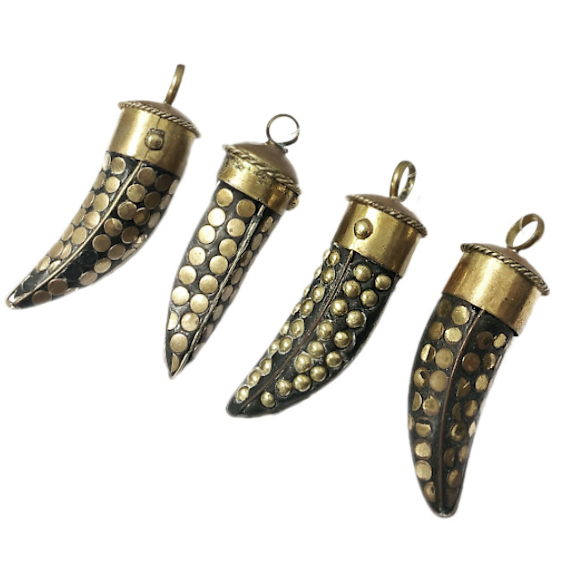 DIJE COLMILLO INDIE 58X20MM CON DETALLES COMO SE VE EN LA FOTO