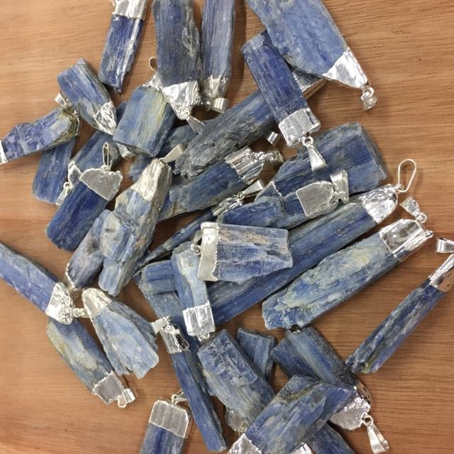 PIEDRAS ELECTRO CIANITA AZUL (3CM APROX) ANTES $140