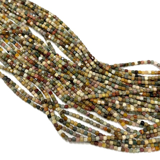 PIEDRAS CUBOS 2MM FACETADAS - AGATA ALASHAN