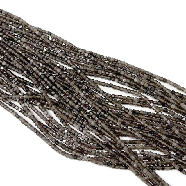 PIEDRAS CUBOS 2MM FACETADAS - OBSIDIANA PLATEADA