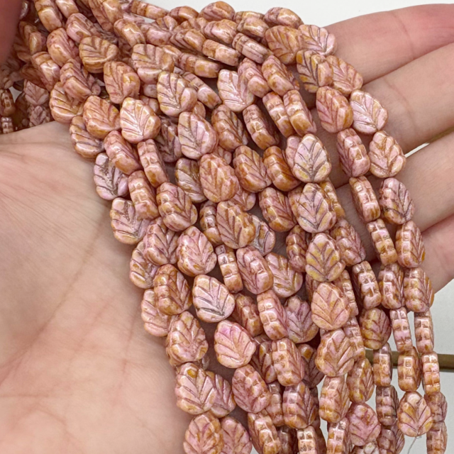 CRISTAL CHECO ROSADO HOJA 10X8MM (X TIRA)