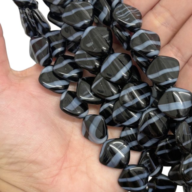 CRISTAL CHECO NEGRO ROMBO 17X18MM (X TIRA)