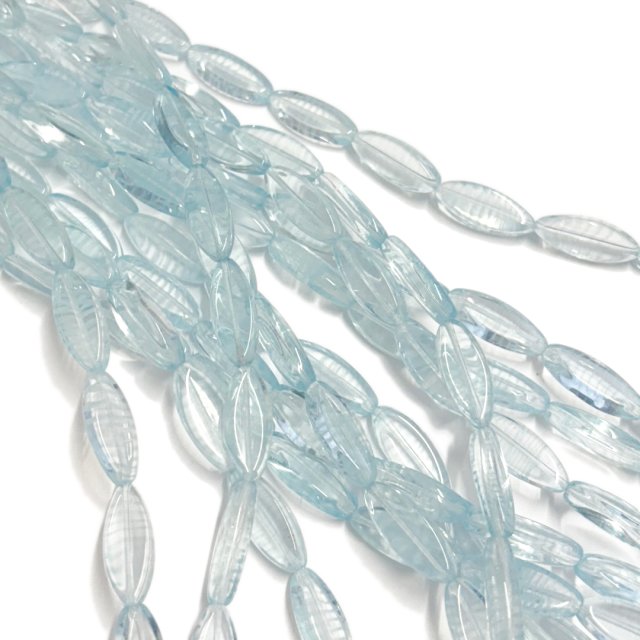 CRISTAL CHECO CELESTE OVAL 20X8MM (X TIRA)