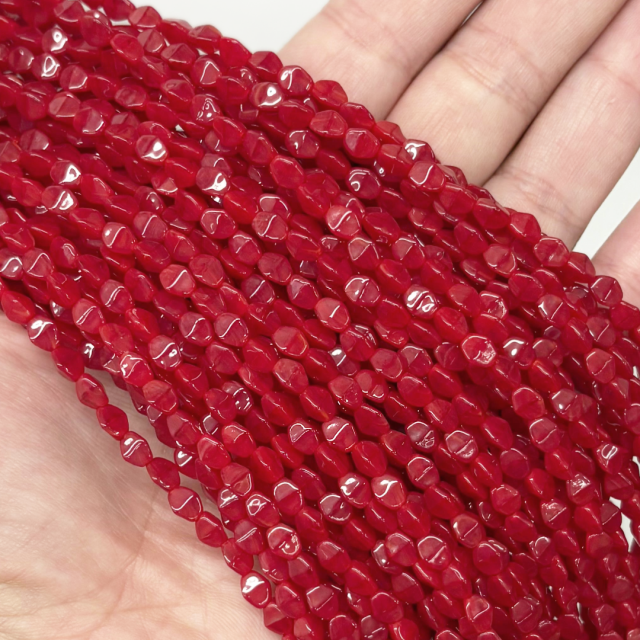 CRISTAL CHECO ROJO ROMBO 5X4MM (X TIRA)
