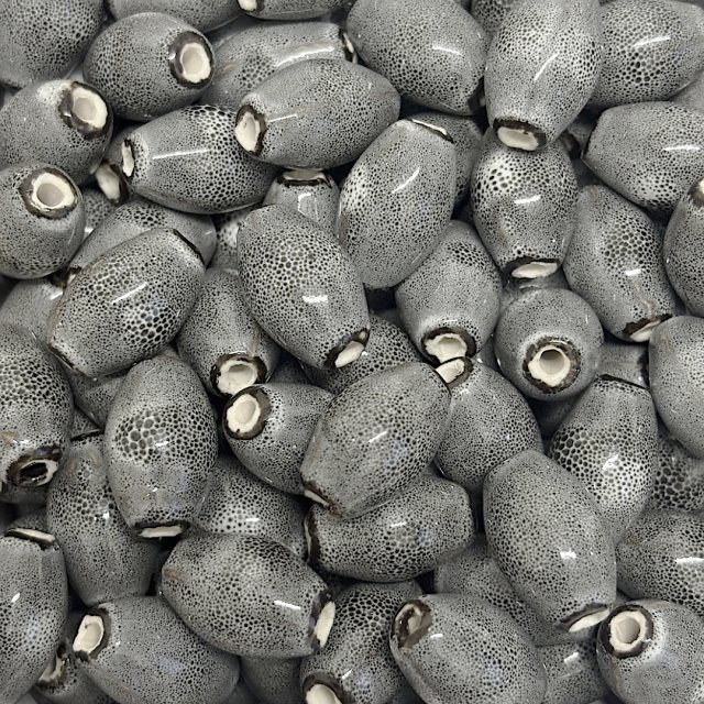 CERAMICA OVALADA 22X14MM - BLANCO Y NEGRO