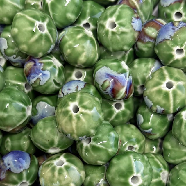 CERAMICA CALABAZA ROMBO 16X20MM - VERDE