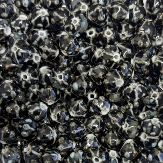 CERAMICA CALABAZA ROMBO 11X13MM - NEGRO