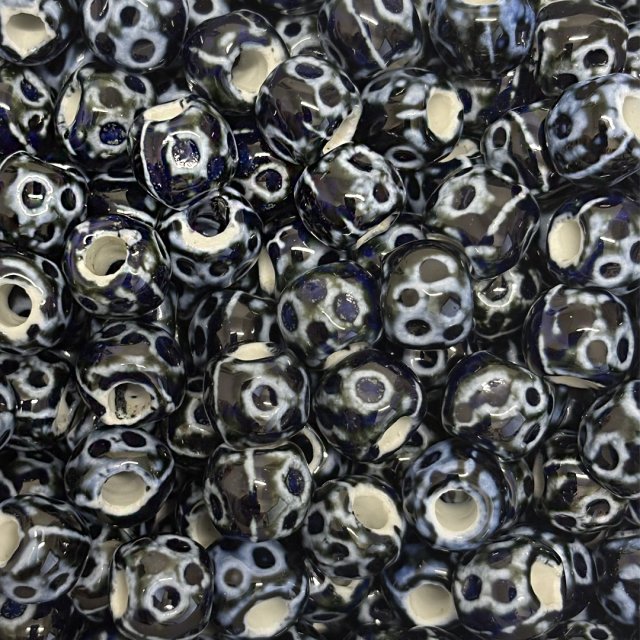 CERAMICA DONA IRREGULAR 12X14MM - NEGRO Y AZUL