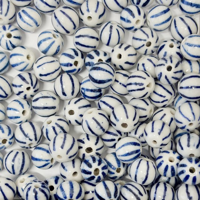 CERAMICA BOLITA 11MM - BLANCO Y AZUL RAYAS