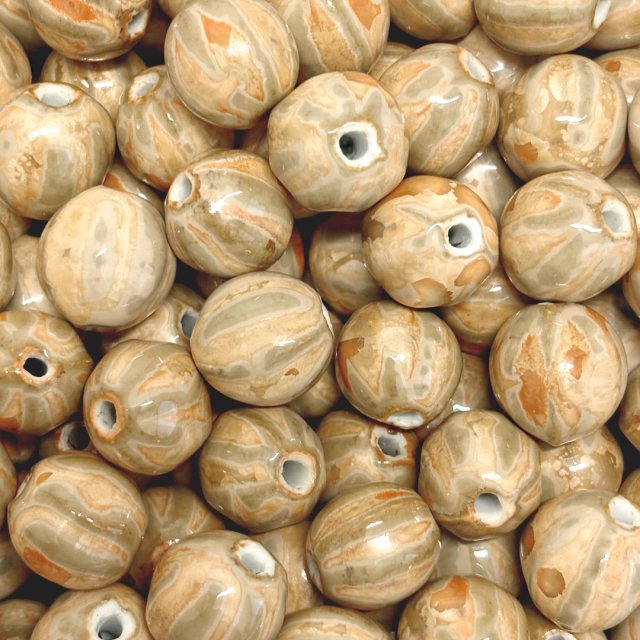 CERAMICA BOLITA IRREGULAR 16MM - BEIGE Y VERDE