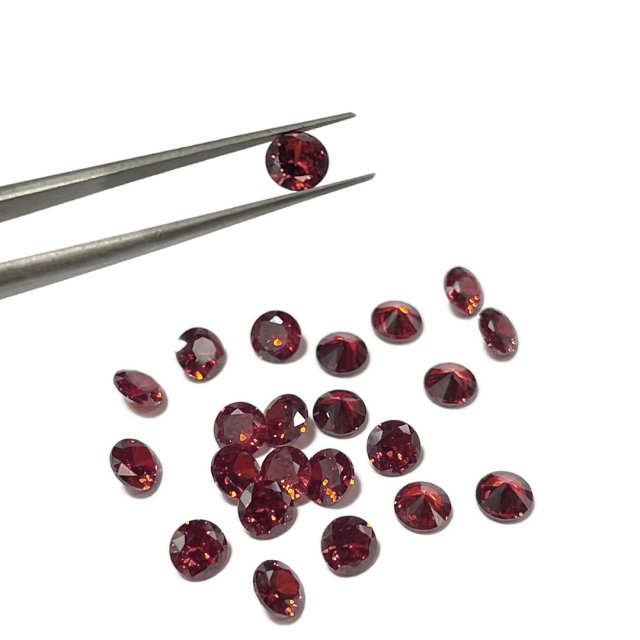 ZIRCONIA REDONDA 4MM - 17 (ROJO)