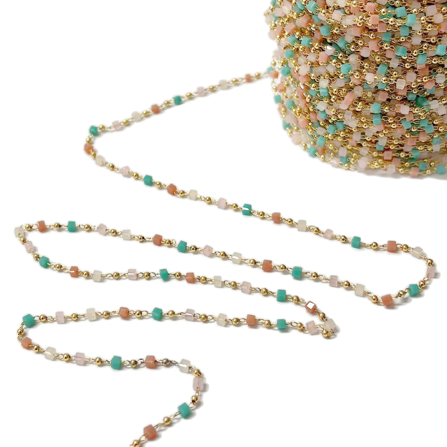 CADENA CRISTALES F1503 (2.5MM) CUBOS MULTICOLOR  - BAÑO DE ORO